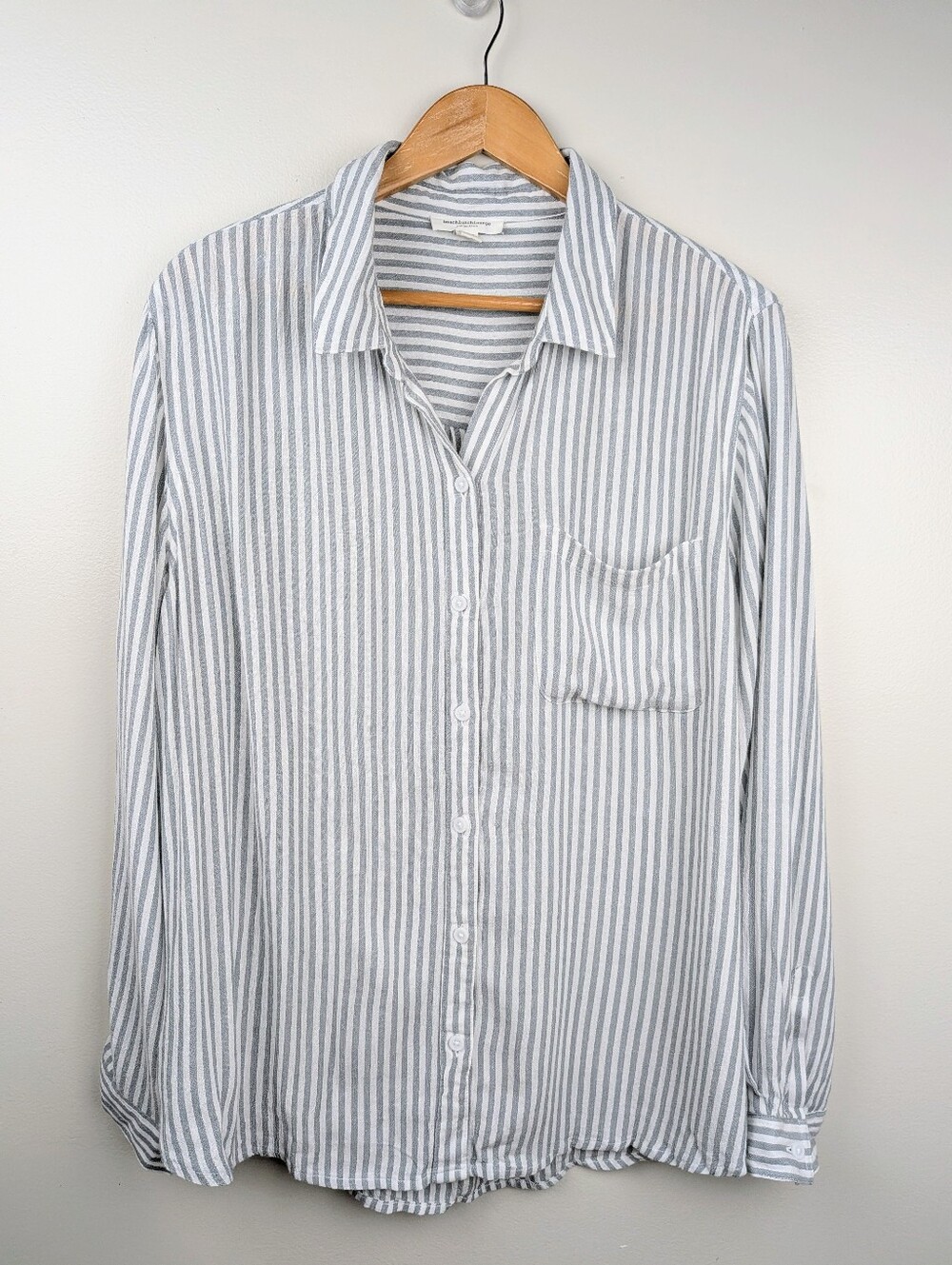 Beachlunchlounge Gray White XL Striped Button Up Longsleeve Shirt Rayon Relaxed